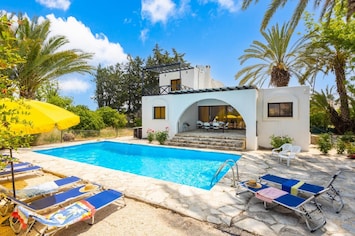 Beautiful villa with private pool and terrace